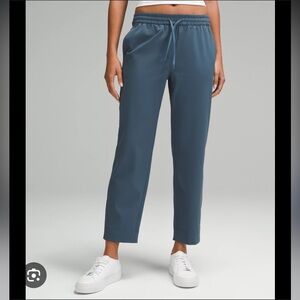 Lululemon Tapered-Leg Mid-Rise Pant 7/8 Length *Luxtreme
